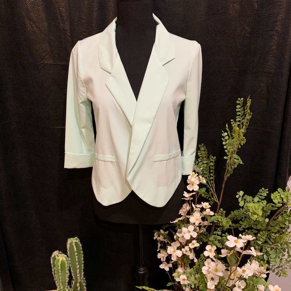 💛 Mint blazer